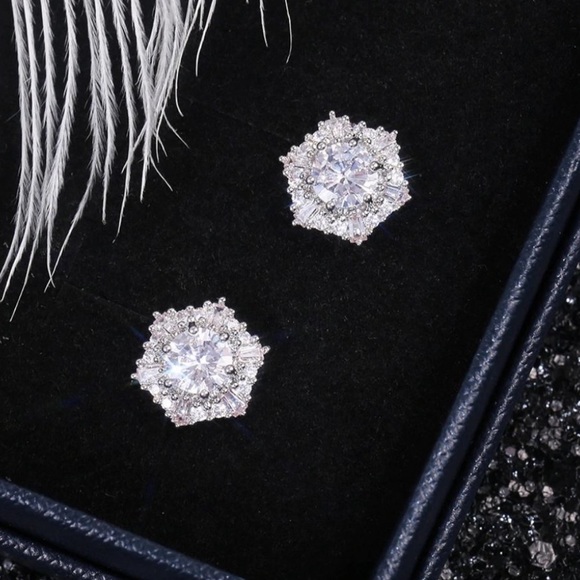 NEW💎DIAMOND 925 STERLING SILVER HEXAGON EARRINGS, NICE EARRINGS, CUTE EARRINGS - Picture 4 of 5